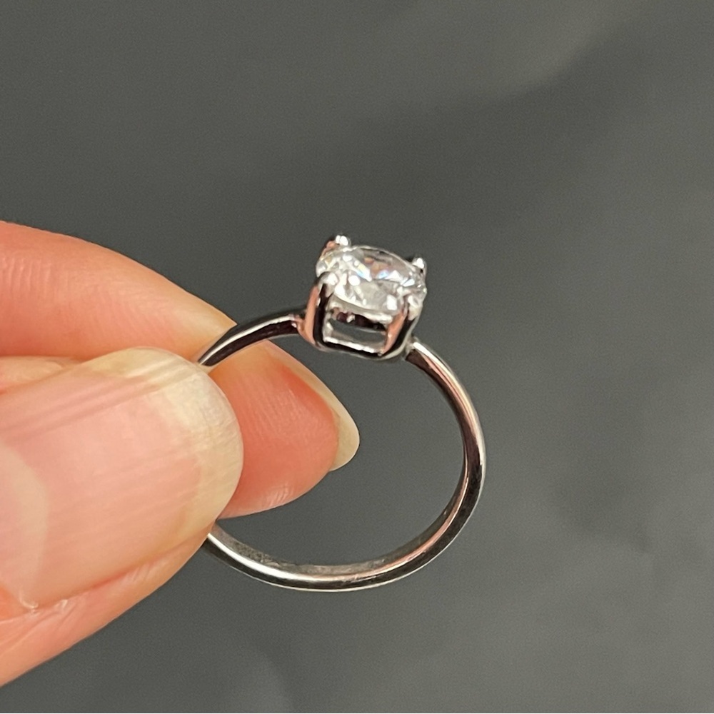 925 Sterling Silver Cubic Zirconia Ring Size 8 Engagement Gift Valentines - Picture 3 of 8